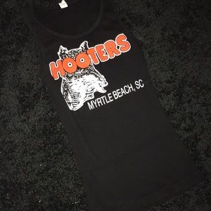HOOTERS tank top